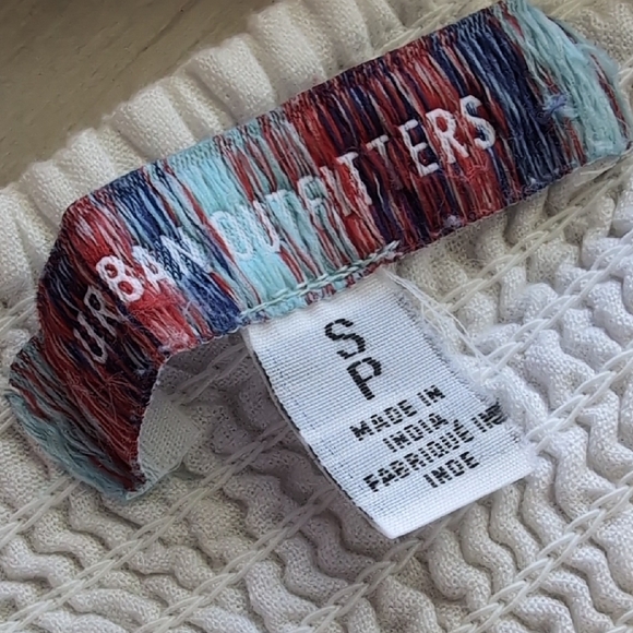 Urban Outfitters White Knit Top with Multicolor Woven Tag - Picture 2 of 6